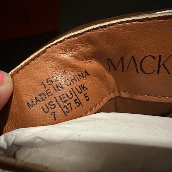 Lips Lace up Block Heel Bootie 7888 NWT Boutique - Picture 2 of 11